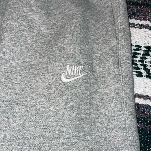 Nike Sweatpants Mens S Gray Club Fleece Straight Leg Sportswear Activewear - Picture 3 of 9
